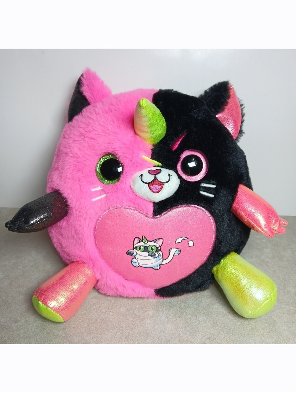 Zuru Rainbocorns Monstercorn Surprise Boo-Boo the Cat Pink Black 10" Plush Kitty